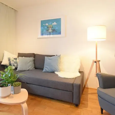 Large 6 Beds Flat Family Friendly With Private Parking Apartman *