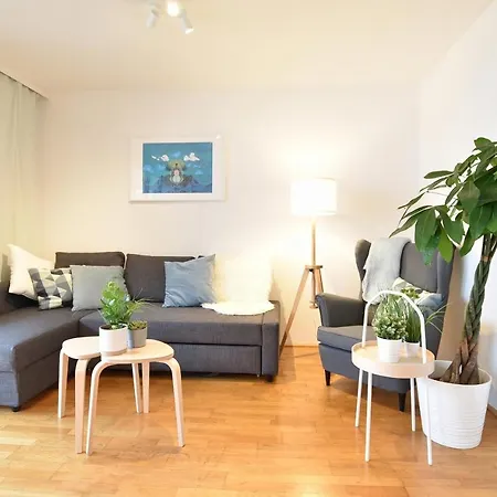 Large 6 Beds Flat Family Friendly With Private Parking * Innsbruck