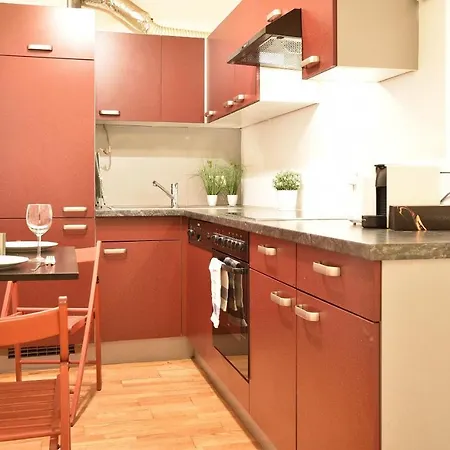 Large 6 Beds Flat Family Friendly With Private Parking Appartement *